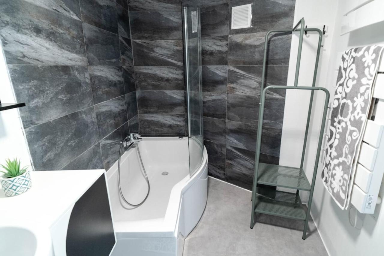 Le Miami - Chaleureux 4 Pers- Oullins Centre- Lyon Apartment Bagian luar foto